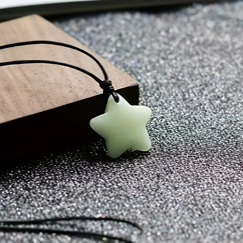 Colar com Pingente de Jade Est - Glow In Dark Stars avaliação e preço